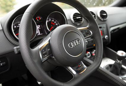 TT RS 2012 Audi قوة و رفاهية في وقت واحد 